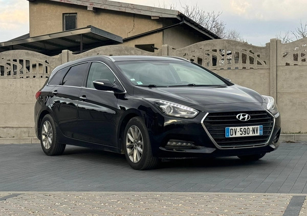 Hyundai i40 cena 36900 przebieg: 168000, rok produkcji 2015 z Ostrołęka małe 379